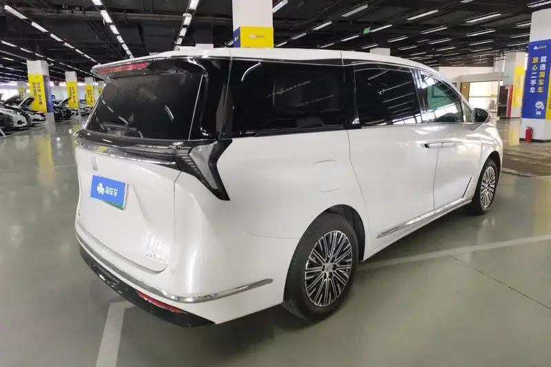 Buick GL8 PHEV 2024 Luxury 1.5T Premium Edition — миниатюра 3
