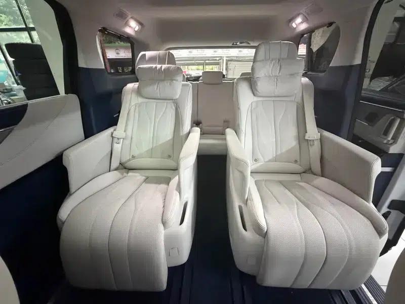 Buick GL8 PHEV 2024 Luxury 1.5T 7-Seat Edition — миниатюра 11