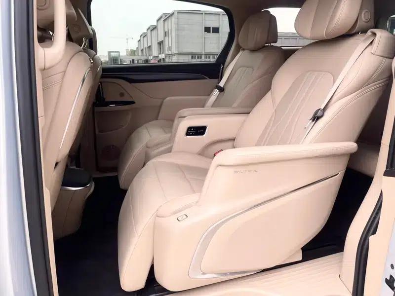 Buick GL8 PHEV 2025 Land Cruiser 1.5T Premium Edition — миниатюра 17