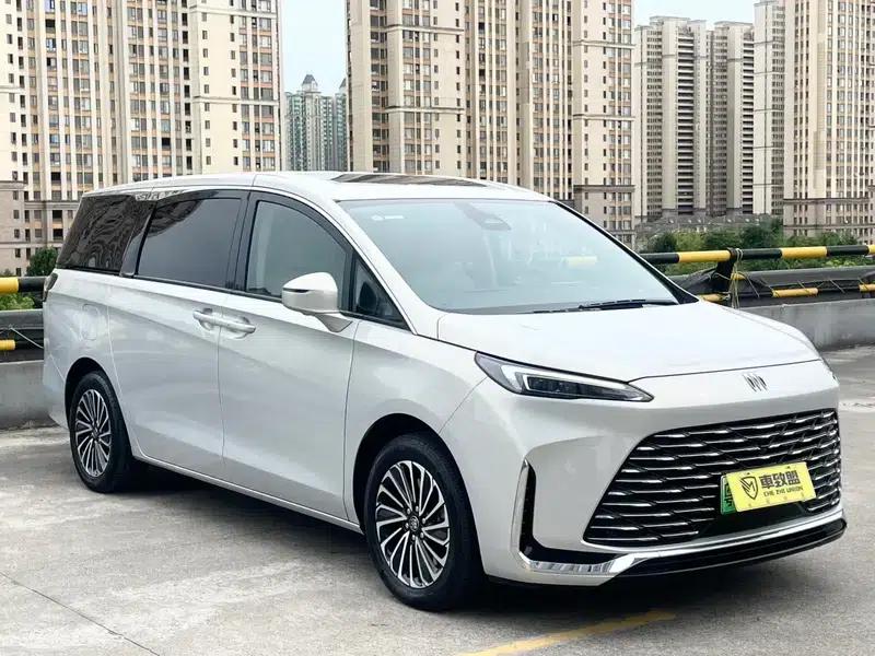 Buick GL8 PHEV 2025 Land Cruiser 1.5T Premium Edition — миниатюра 3