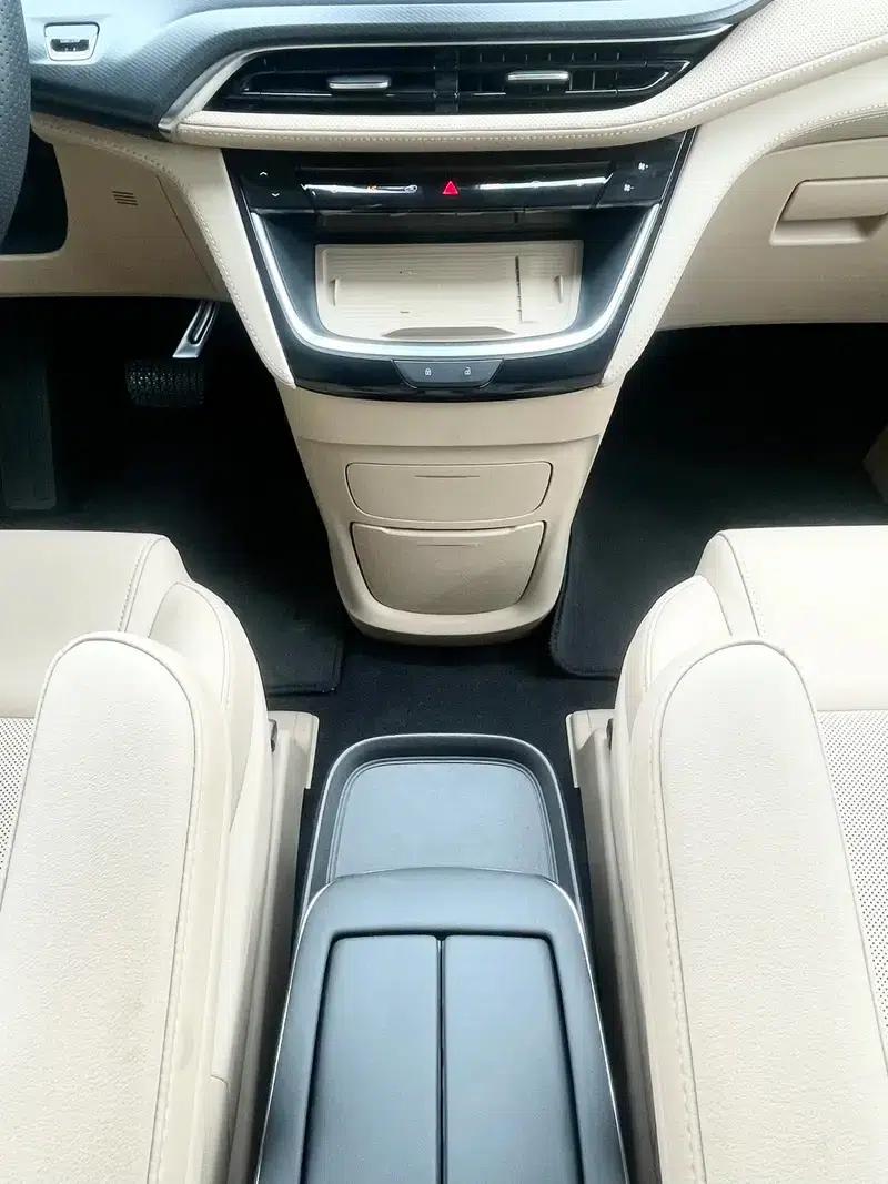 Buick GL8 PHEV 2025 Land Cruiser 1.5T Premium Edition — миниатюра 8