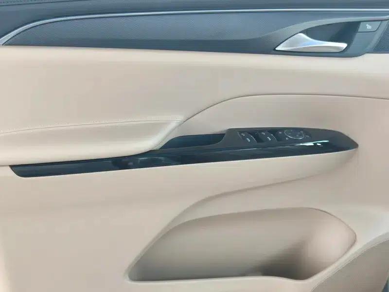 Buick GL8 PHEV 2025 Land Cruiser 1.5T Premium Edition — миниатюра 15