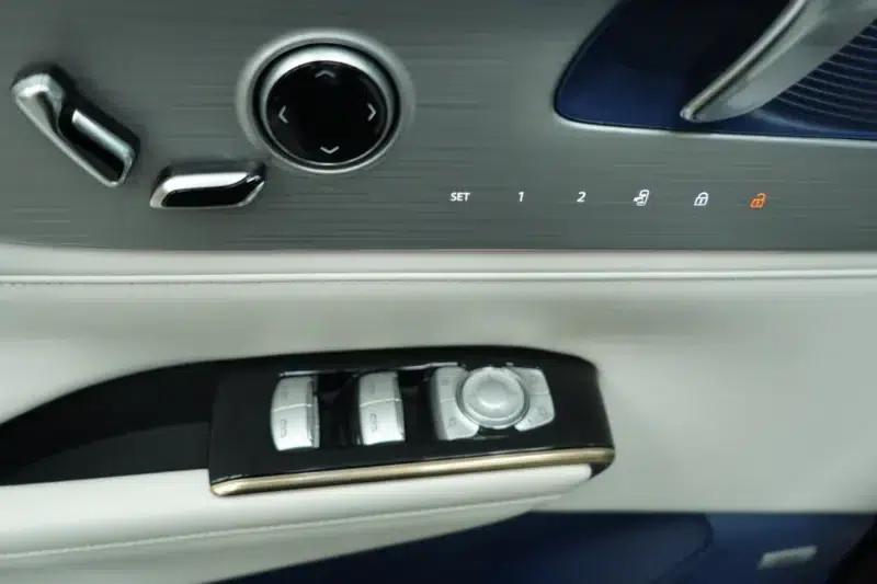 Buick GL8 PHEV 2024 Luxury Edition 1.5T 6-seat Luxury Version — миниатюра 23
