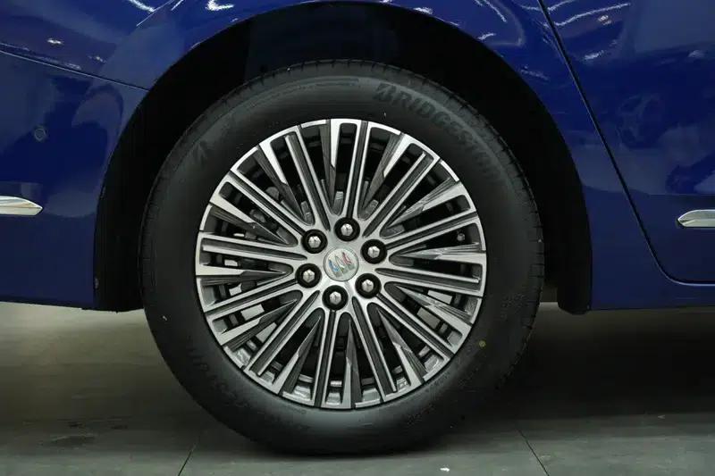 Buick GL8 PHEV 2024 Luxury Edition 1.5T 6-seat Luxury Version — миниатюра 8