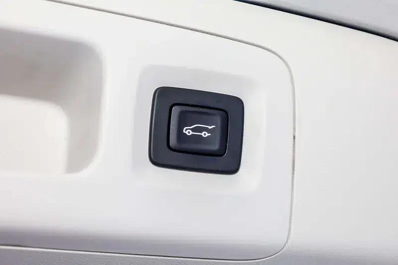 Buick GL8 PHEV 2024 Luxury 1.5T 7-Seat Edition — миниатюра 11