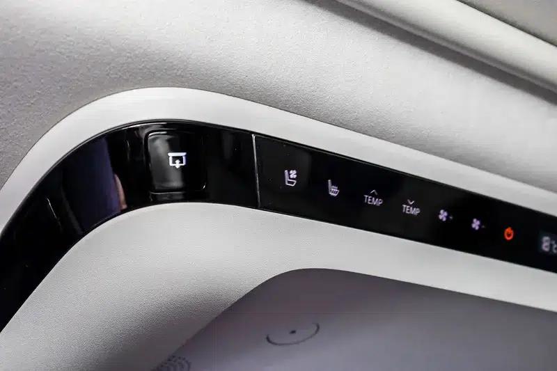 Buick GL8 PHEV 2024 Luxury 1.5T 7-Seat Edition — миниатюра 16
