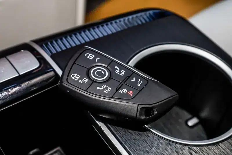 Buick GL8 PHEV 2024 Luxury 1.5T 7-Seat Edition — миниатюра 17