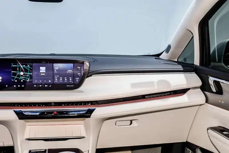 Buick GL8 PHEV 2024 Luxury 1.5T 7-Seat Edition — миниатюра 19