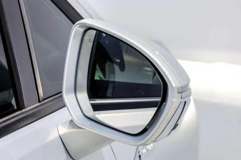 Buick GL8 PHEV 2024 Luxury 1.5T 7-Seat Edition — миниатюра 20