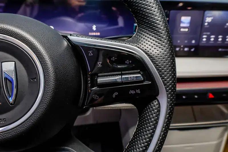 Buick GL8 PHEV 2024 Luxury 1.5T 7-Seat Edition — миниатюра 25