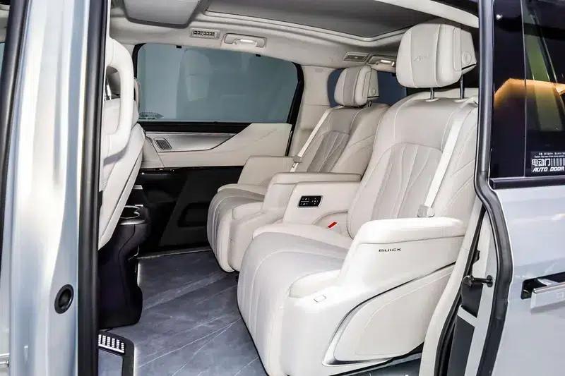 Buick GL8 PHEV 2024 Luxury 1.5T 7-Seat Edition — миниатюра 32