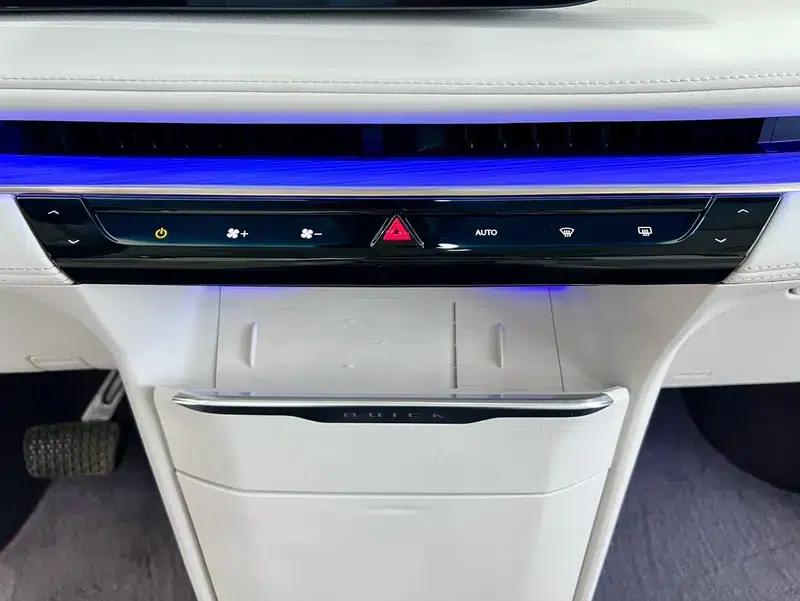 Buick GL8 PHEV 2026 Luxury Edition 1.5T — миниатюра 11