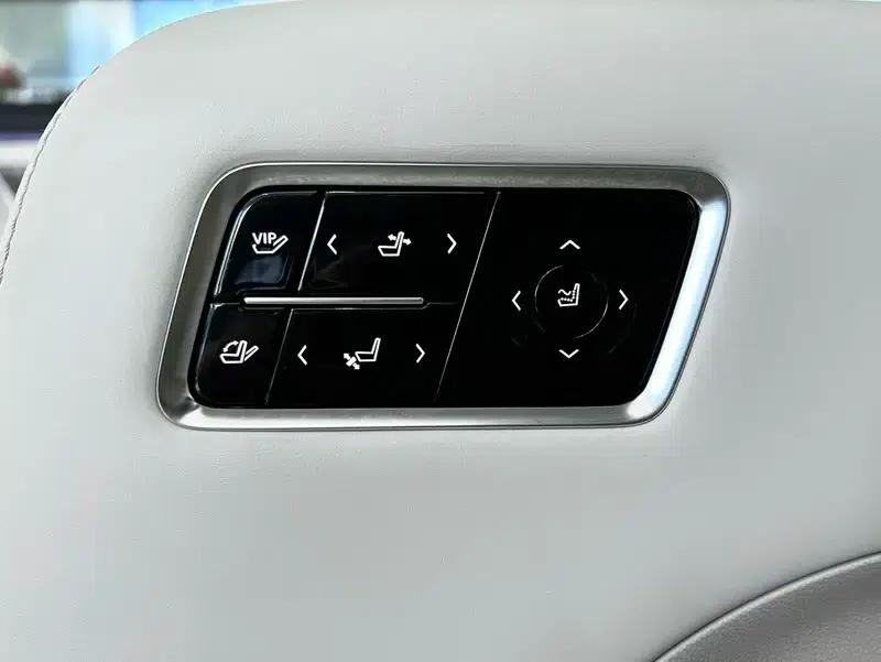 Buick GL8 PHEV 2026 Luxury Edition 1.5T — миниатюра 21