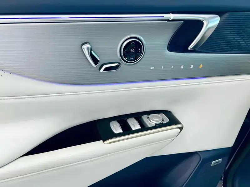 Buick GL8 PHEV 2026 Luxury Edition 1.5T — миниатюра 28