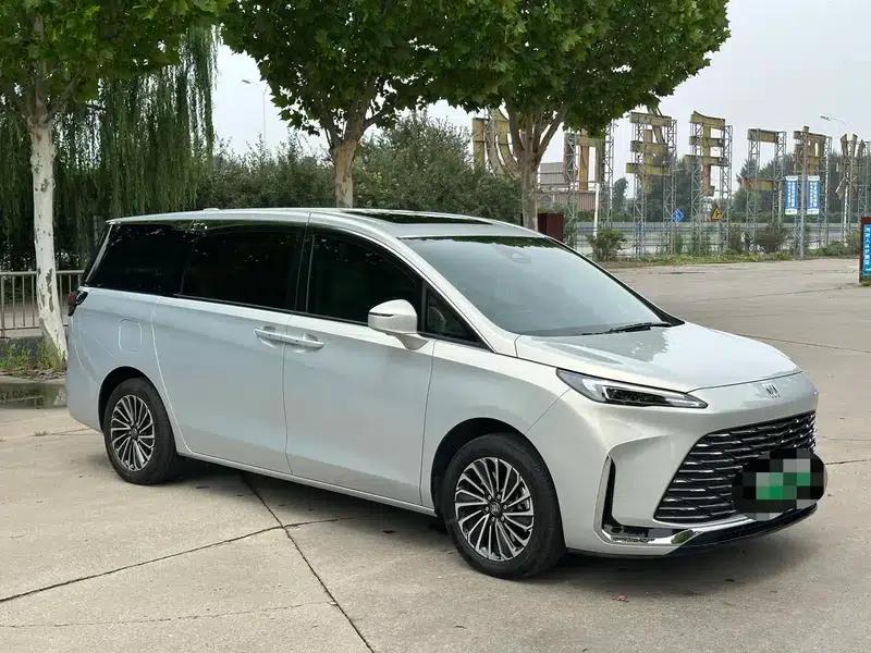 Buick GL8 PHEV 2025 Land Cruiser 1.5T Premium Edition — миниатюра 3