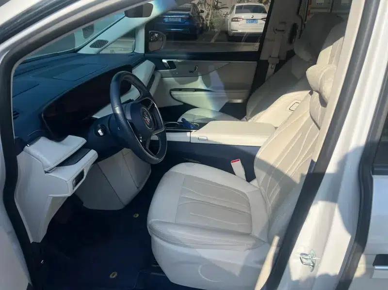 Buick GL8 PHEV 2024 Luxury Edition 1.5T 6-seat Luxury Version — миниатюра 12