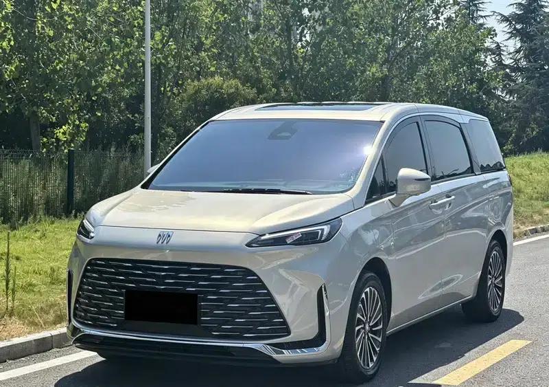 Buick GL8 PHEV 2025 Land Cruiser 1.5T Premium Edition — миниатюра 1