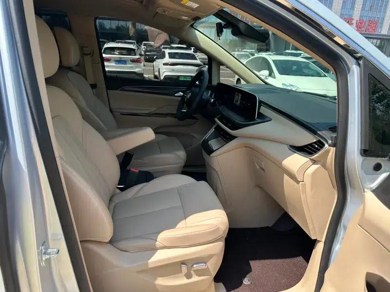 Buick GL8 PHEV 2025 Land Cruiser 1.5T Premium Edition — миниатюра 13