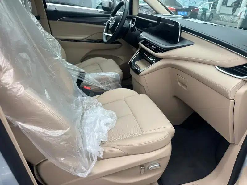 Buick GL8 PHEV 2025 Land Cruiser 1.5T Premium Edition — миниатюра 10