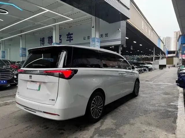 Buick GL8 PHEV 2025 Land Cruiser 1.5T Premium Edition — миниатюра 6