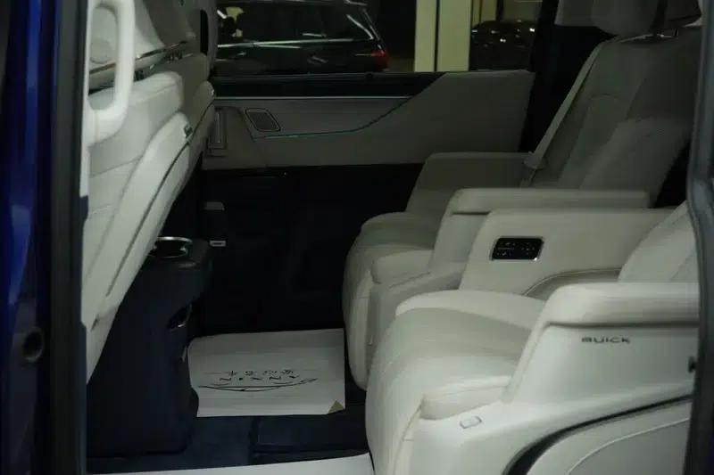 Buick GL8 PHEV 2024 Luxury Edition 1.5T 6-seat Luxury Version — миниатюра 22