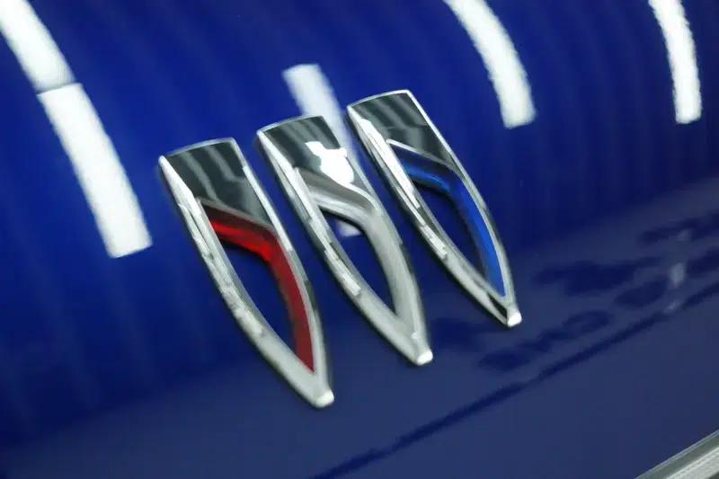 Buick GL8 PHEV 2024 Luxury Edition 1.5T 6-seat Luxury Version — миниатюра 9