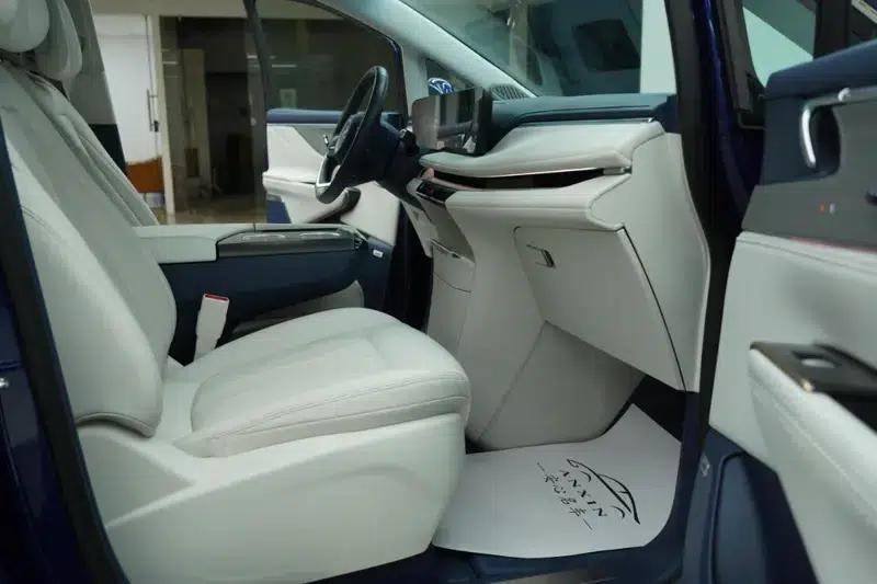 Buick GL8 PHEV 2024 Luxury Edition 1.5T 6-seat Luxury Version — миниатюра 10