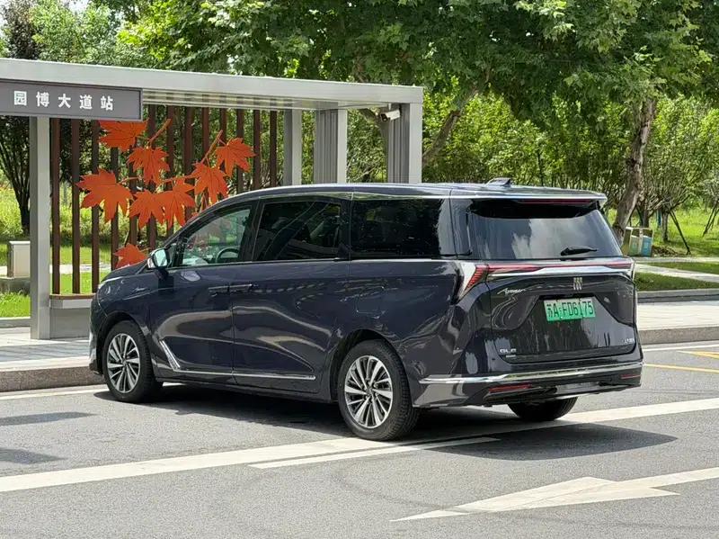 Buick GL8 PHEV 2026 Luxury Edition 1.5T — миниатюра 4