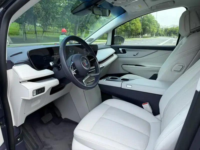 Buick GL8 PHEV 2026 Luxury Edition 1.5T — миниатюра 8
