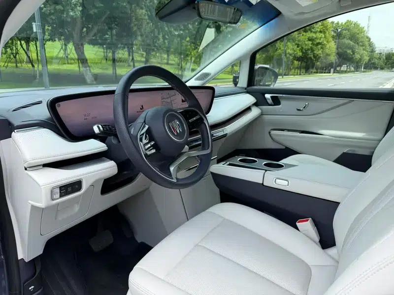 Buick GL8 PHEV 2026 Luxury Edition 1.5T — миниатюра 8