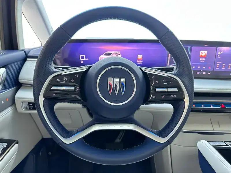 Buick GL8 PHEV 2024 Luxury Edition 1.5T 6-seat Luxury Version — миниатюра 16