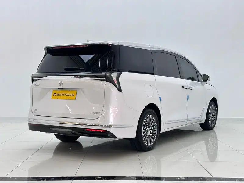 Buick GL8 PHEV 2024 Luxury Edition 1.5T 6-seat Luxury Version — миниатюра 7