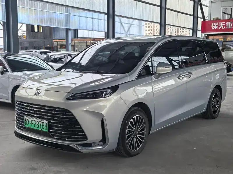 Buick GL8 PHEV 2025 Land Cruiser 1.5T Premium Edition — миниатюра 1