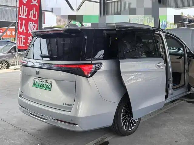 Buick GL8 PHEV 2025 Land Cruiser 1.5T Premium Edition — миниатюра 9
