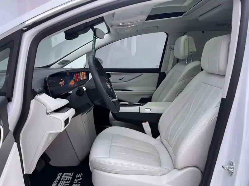 Buick GL8 PHEV 2024 Luxury 1.5T Premium Edition — миниатюра 21