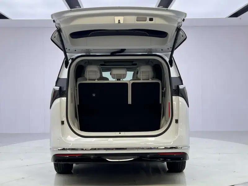 Buick GL8 PHEV 2024 Luxury 1.5T Premium Edition — миниатюра 24