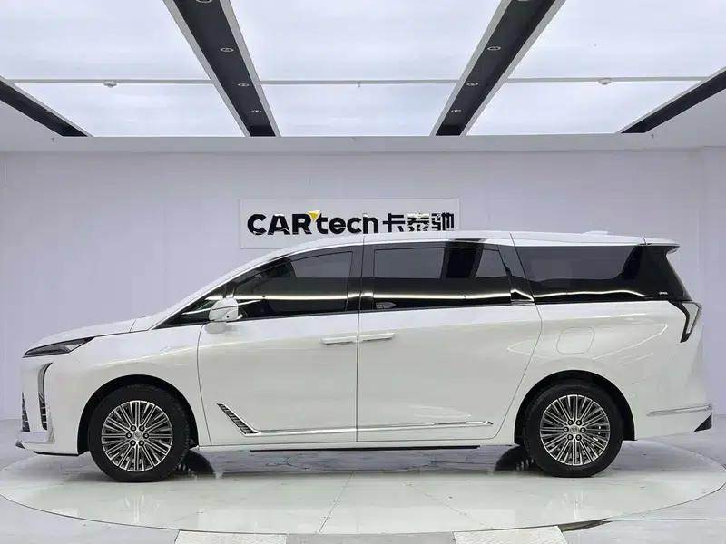 Buick GL8 PHEV 2024 Luxury 1.5T Premium Edition — миниатюра 4