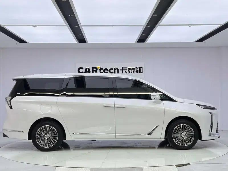 Buick GL8 PHEV 2024 Luxury 1.5T Premium Edition — миниатюра 8