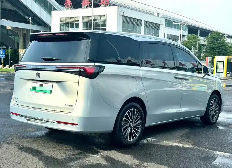Buick GL8 PHEV 2025 Land Cruiser 1.5T First Enjoy Edition — миниатюра 6