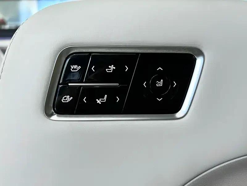 Buick GL8 PHEV 2026 Luxury Edition 1.5T — миниатюра 22