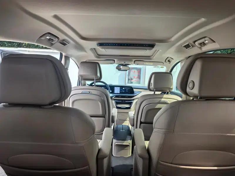 Buick GL8 PHEV 2025 Land Cruiser 1.5T Premium Edition — миниатюра 13
