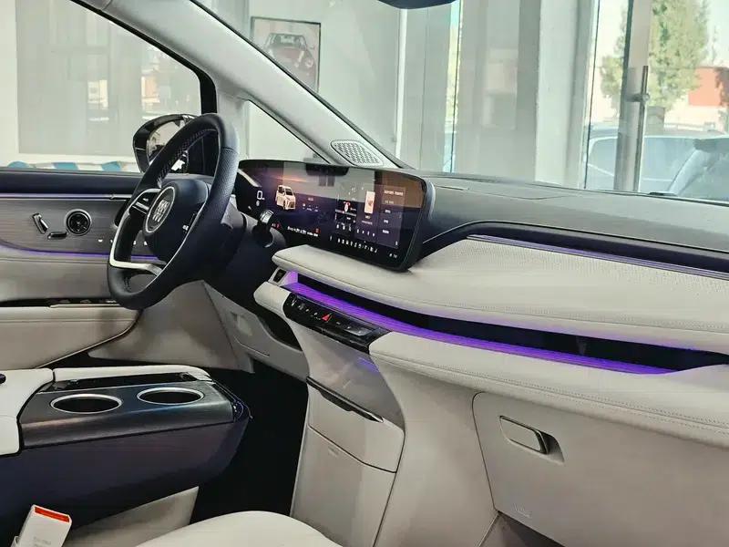 Buick GL8 PHEV 2024 Luxury 1.5T 7-Seat Edition — миниатюра 11