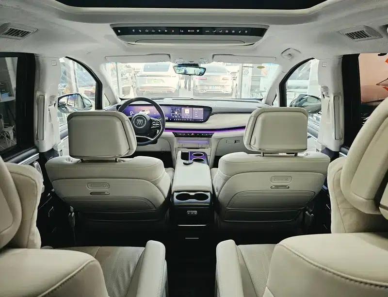 Buick GL8 PHEV 2024 Luxury 1.5T 7-Seat Edition — миниатюра 12