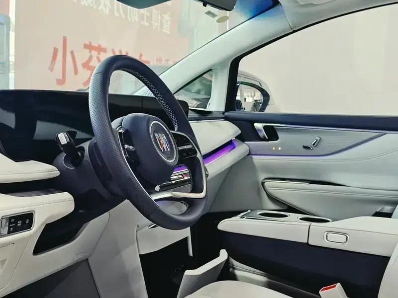 Buick GL8 PHEV 2024 Luxury 1.5T 7-Seat Edition — миниатюра 13