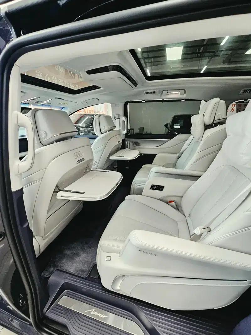 Buick GL8 PHEV 2024 Luxury 1.5T 7-Seat Edition — миниатюра 15