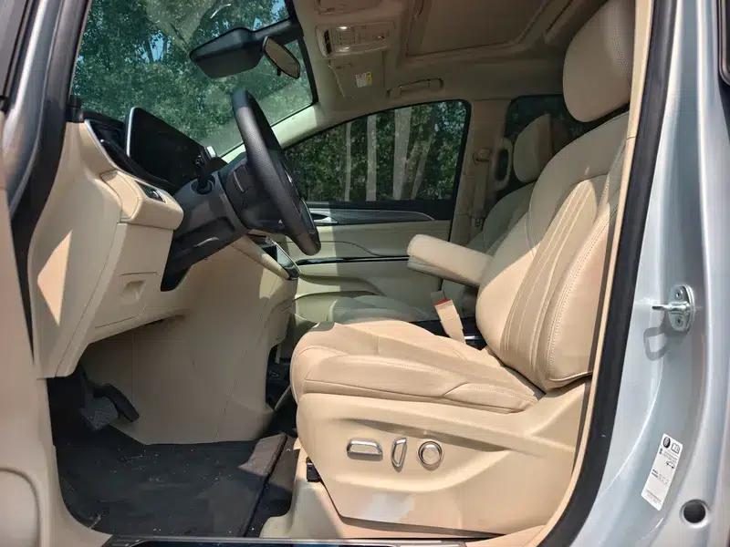 Buick GL8 PHEV 2025 Land Cruiser 1.5T Premium Edition — миниатюра 17