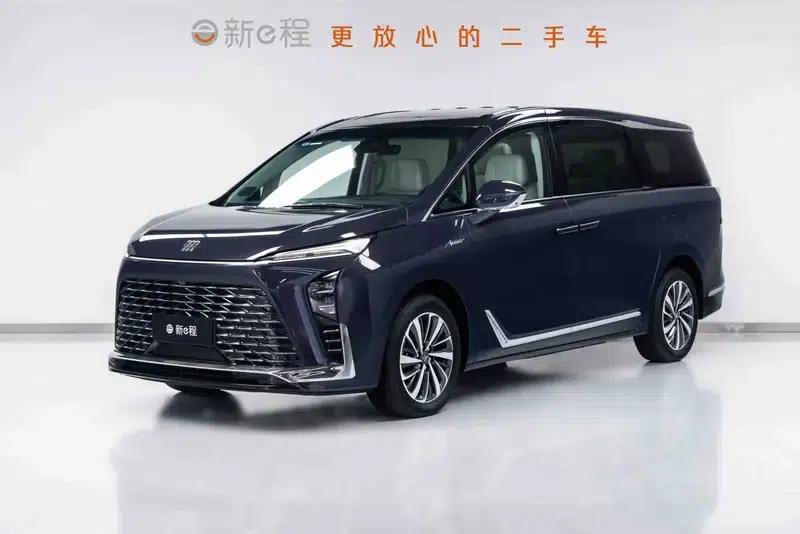 Buick GL8 PHEV 2026 Luxury Edition 1.5T — миниатюра 1