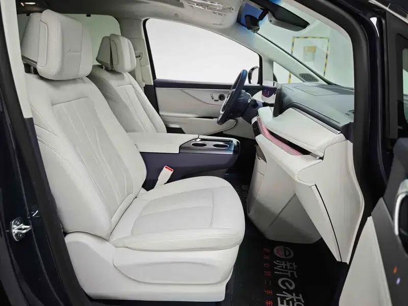 Buick GL8 PHEV 2026 Luxury Edition 1.5T — миниатюра 8