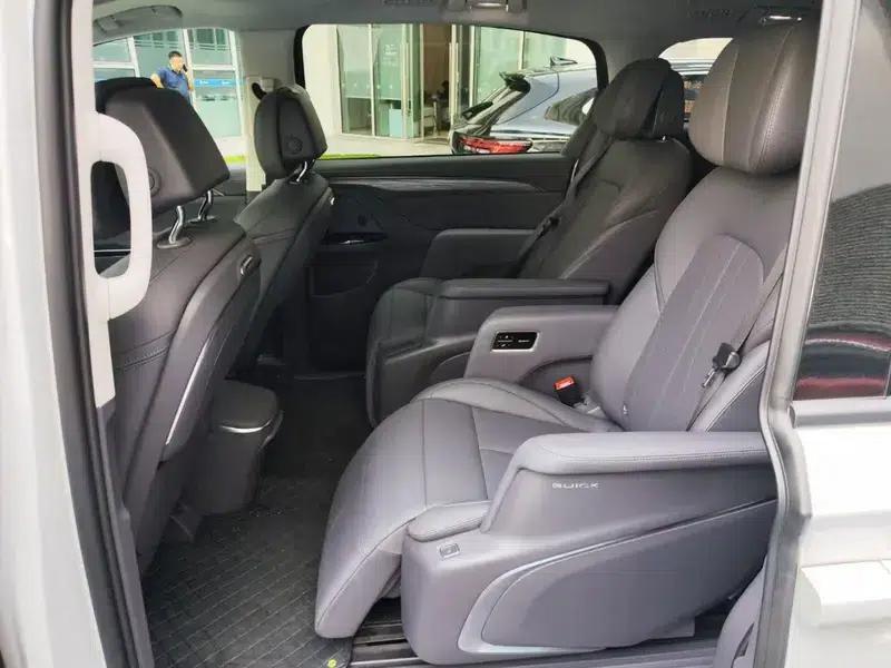 Buick GL8 PHEV 2025 Land Cruiser 1.5T Premium Edition — миниатюра 8