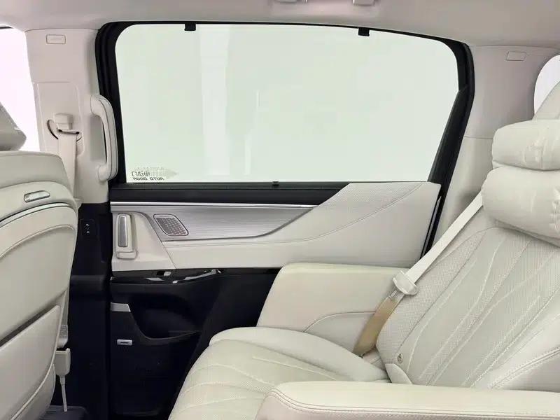 Buick GL8 PHEV 2024 Luxury 1.5T Premium Edition — миниатюра 28